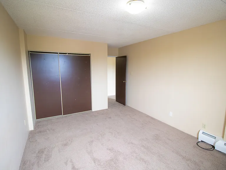 37 Berkeley Pl W — Photo 23
