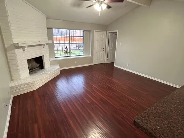 2746 Town North Dr, Lancaster, TX 75134