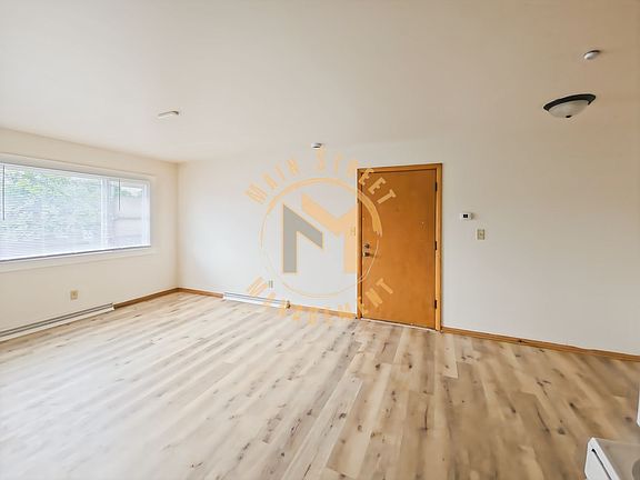 5th image of 1438 Admiral Ct #6