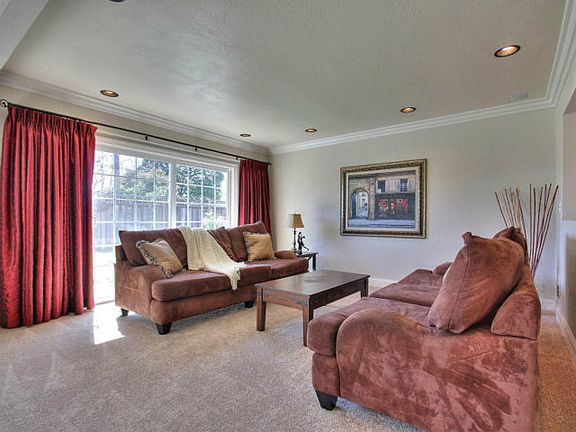 4th image of 1556 Park Crest Ct