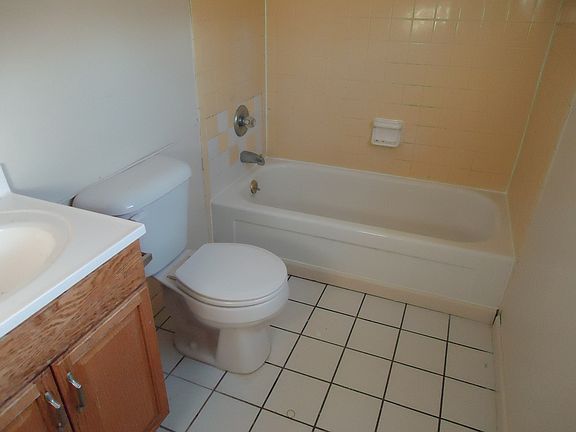 5th image of 10939 Crystalhill Ct