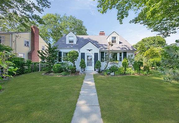 5th image of 20 College Ave