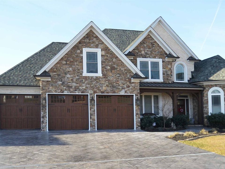 1st image of 1714 Lake Manor Dr