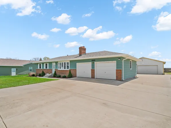 1965 Rosemary Cir, Sandwich, IL 60548