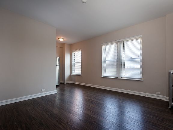 4th image of 1401 E Hyde Park Blvd #1401-401