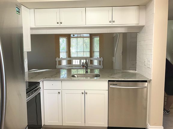 5th image of 13216 Glenmoor Dr