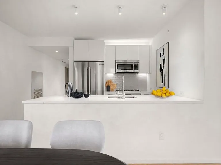 685 1st Ave #10B — Photo 4