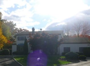 4 Lupine Ct, New City, NY 10956