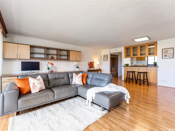581 Kamoku St APT 1702, Honolulu, HI 96826