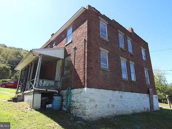 4th image of 9 Murphy St