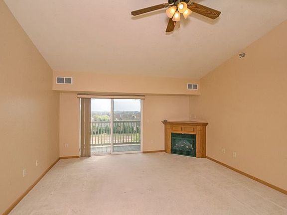 4th image of 1331 Lake Dr