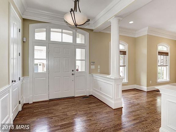 3rd image of 7215 Farm Meadow Ct