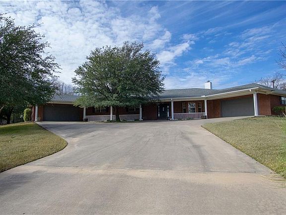 3rd image of 1246 Kiowa Dr W