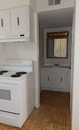 3rd image of 1501 Kinney Ave APT 115