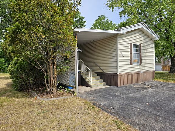 2nd image of 2752 Ray Blvd #225