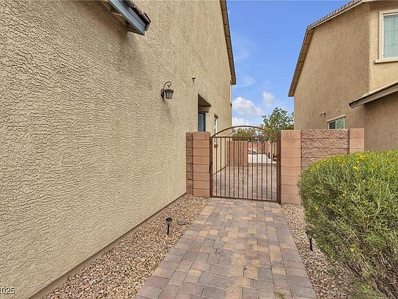 2nd image of 10412 Deer Heights St