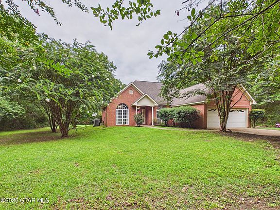 3rd image of 544 Henry Rd
