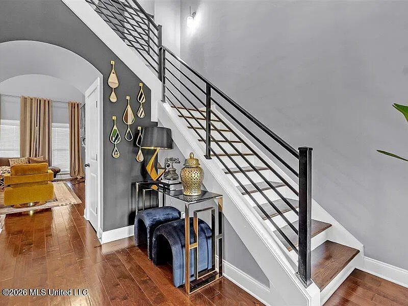 5 bed, 3.0 bath, 3031 sqft, $3,200 — Photo 4