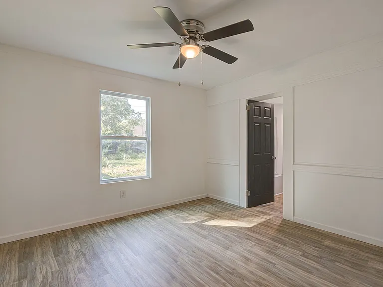 1723 Westminster Dr — Photo 11