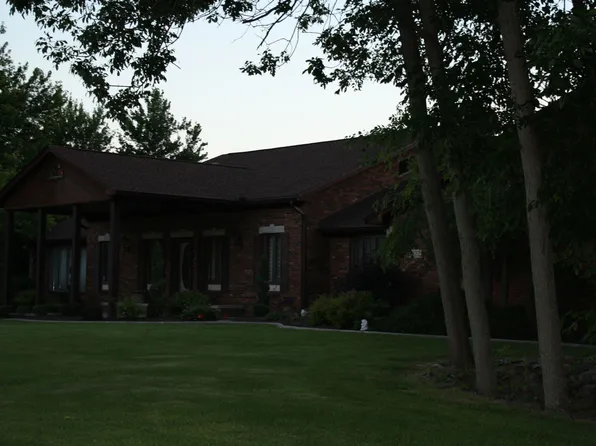 7122 Larry Ct, North Tonawanda, NY 14120