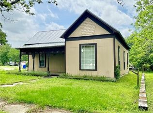 112 Dallas St, Yoakum, TX 77995