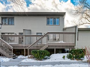 1470 Arden View Dr, Arden Hills, MN 55112