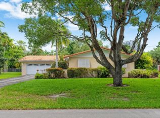 9640 SW 72nd Ct, Pinecrest, FL 33156