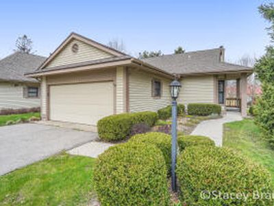 2143 Deer Hollow Dr SE, Grand Rapids, MI, 49508