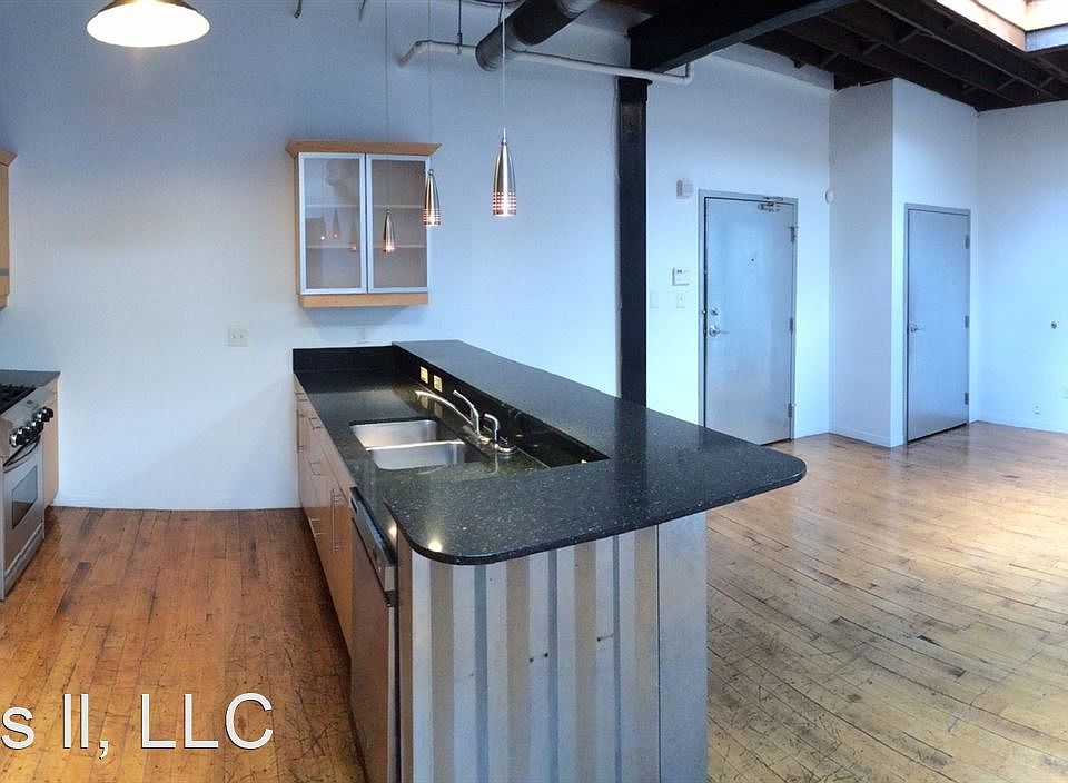 2nd image of 489 Ellicott St