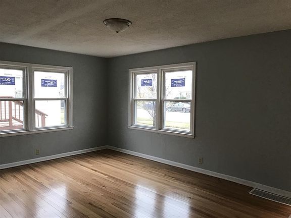 4th image of 2617 Prast Blvd