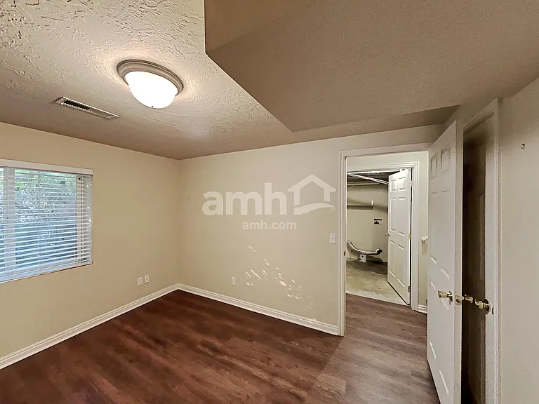 1452 S Stoker Ln — Photo 19