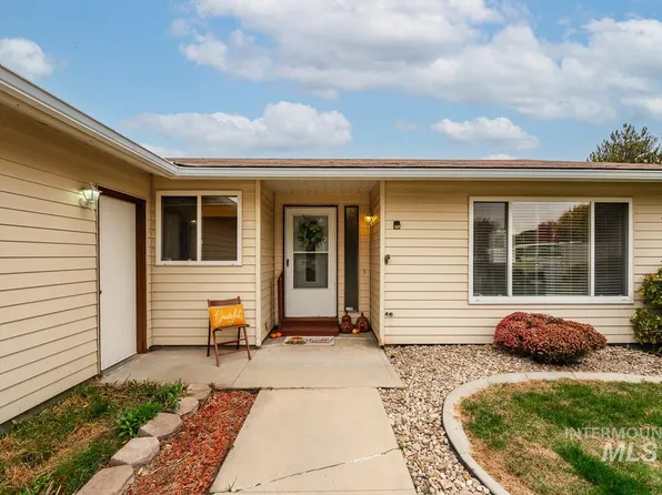 9718 W Secretariat St, Boise, ID 83704