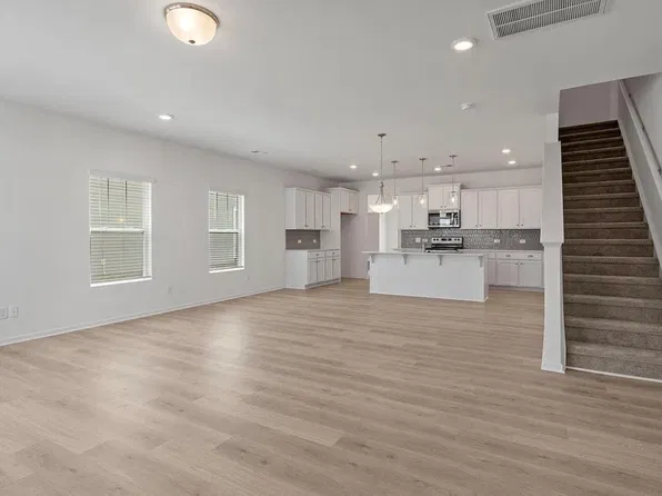 300 Surfbird Rd, Summerville, SC 29486