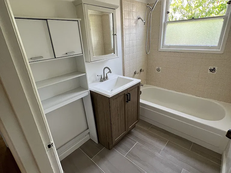 926 Richmond St — Photo 17