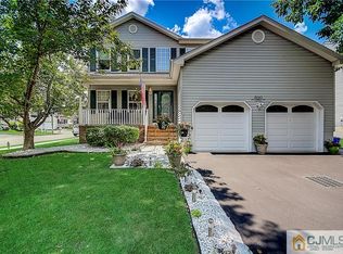 800 Grandview St, Middlesex, NJ 08846