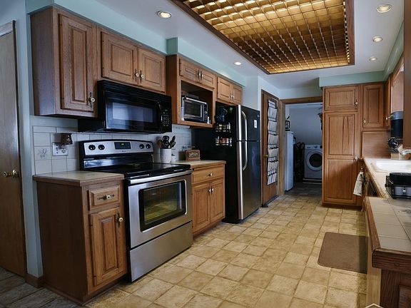 4th image of 1111 S Lincoln Rd