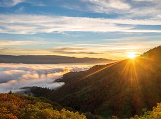 2155 Ashland Mine Rd, Ashland, OR 97520