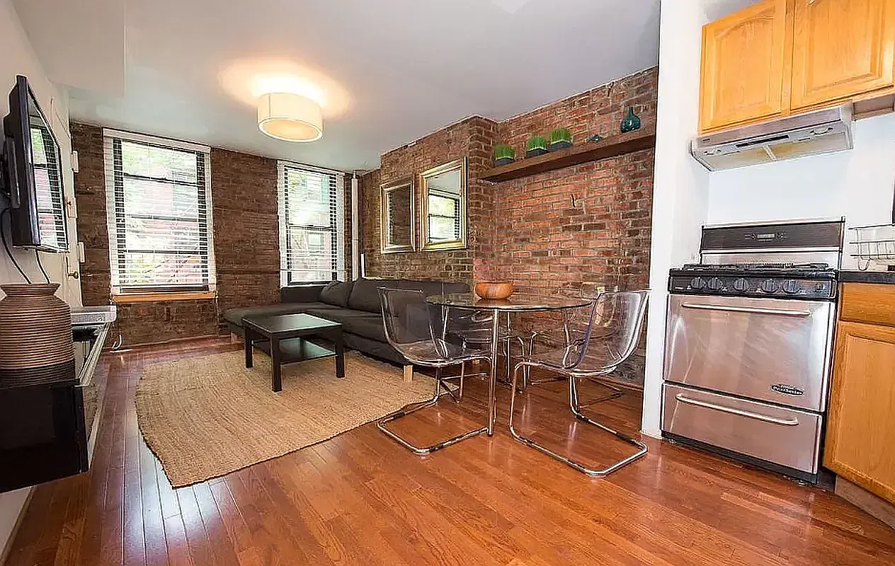 173 Elizabeth Street — Photo 2