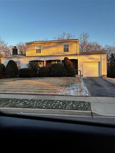 84 Jerome Drive, Farmingdale, NY, 11735