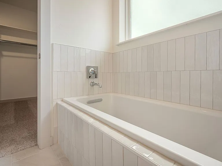 4909 Misty Wood Ln — Photo 42