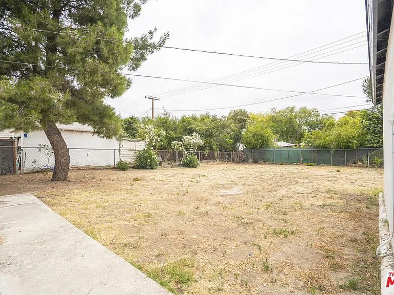 4555 Acacia Ave — Photo 23