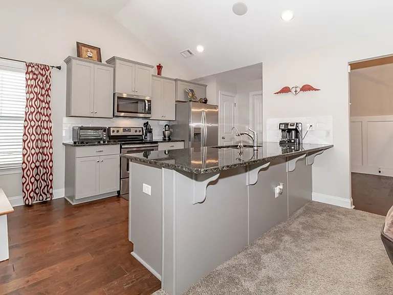 2112 Kinsale Ave — Photo 15