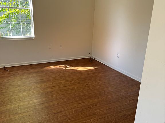 3rd image of 2223 Ferndale Ave
