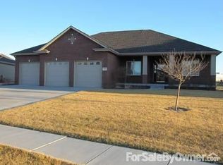 6820 S Ridge Dr, Lincoln, NE 68512