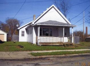 303 Van St, Barberton, OH