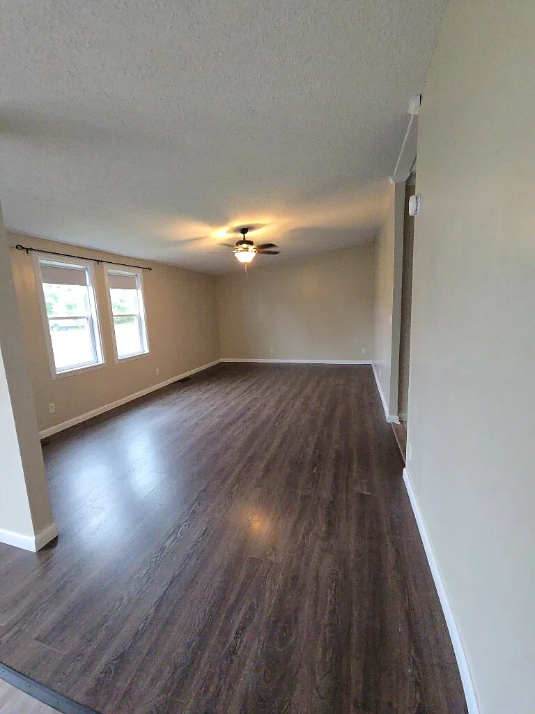 3 bed, 2.0 bath, $1,600 — Photo 4