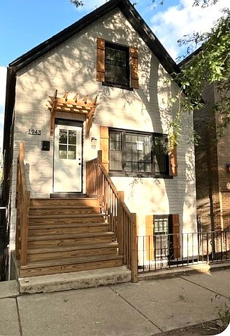 1st image of 1943 N Winchester Ave #1R