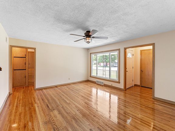 5th image of 2379 S Volutsia Ave
