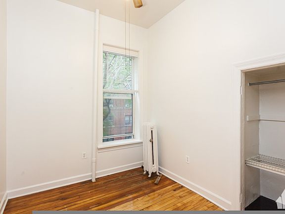 3rd image of 4023 N Greenview Ave #10G