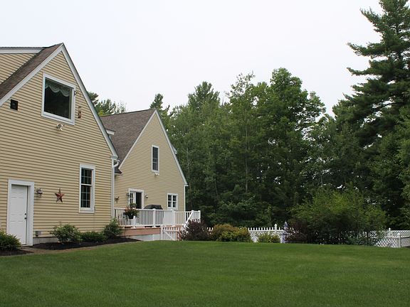 3rd image of 6 Williamsburg Ave